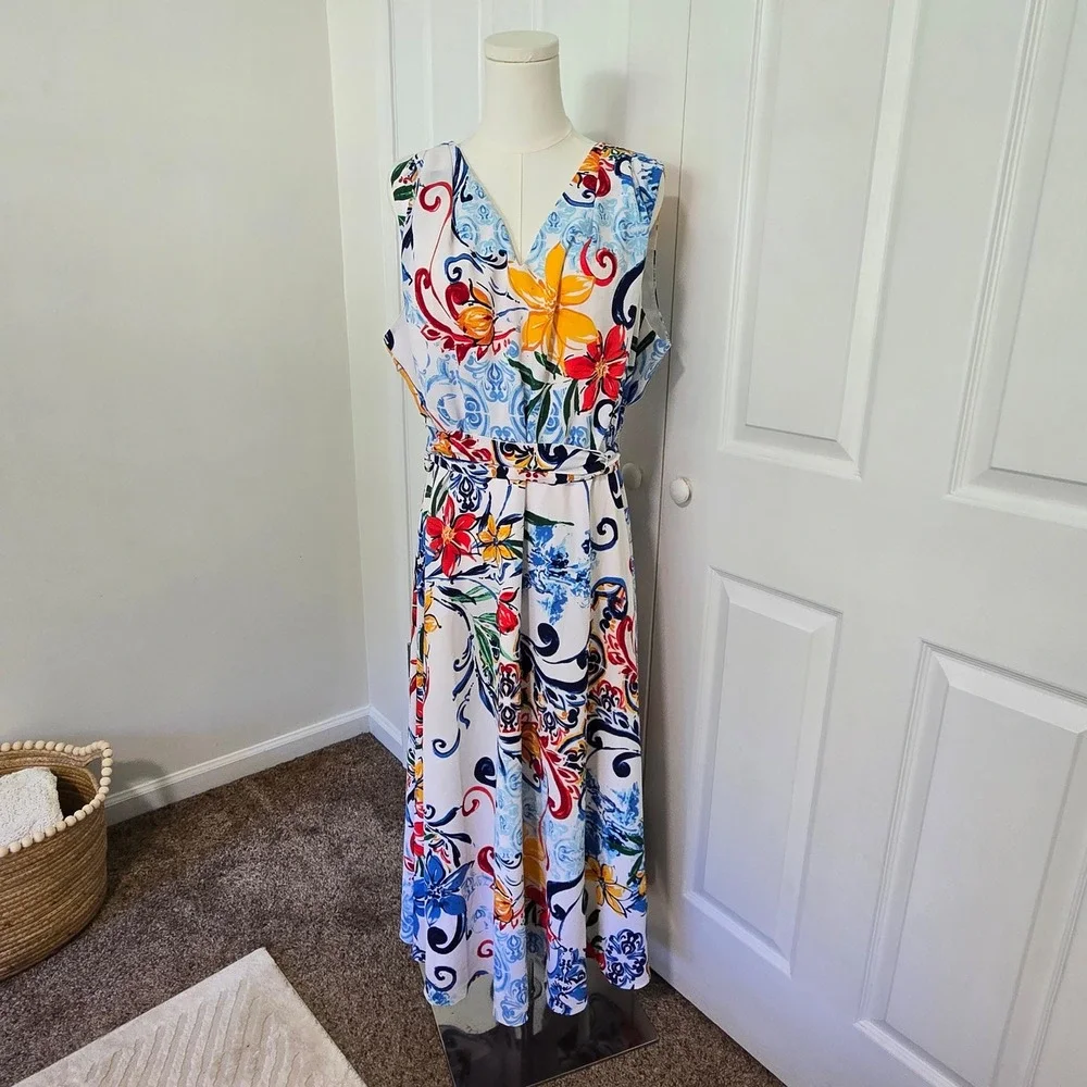 Tahari Maxi Dress Womens 18W White Floral Tile Print Sleeveless V-Neck Belted